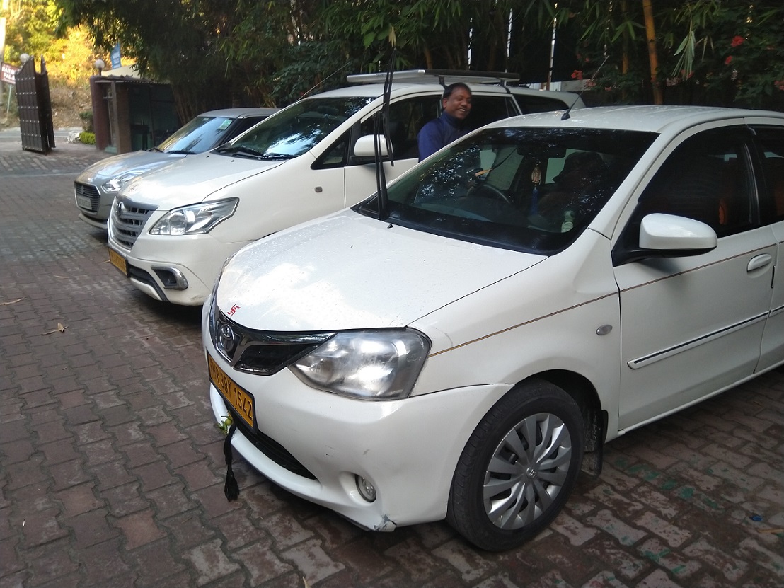 Cars in Agra tours and options