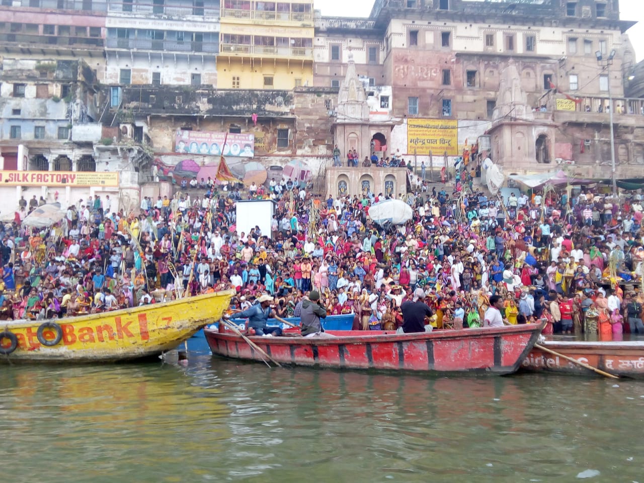 Boat ride in Varanasi travel with expert